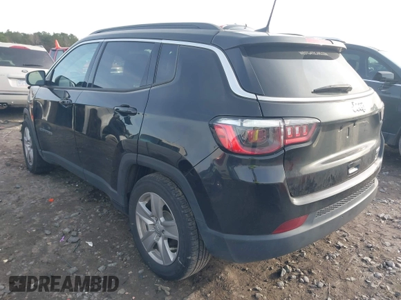 2022 Jeep Compass Latitude with VIN 3C4NJCBB3NT225221, listed as a IAAI auction lot 41092539 with 54,086 mi miles and . Bid and sale history available at carsss.com. Image 3.