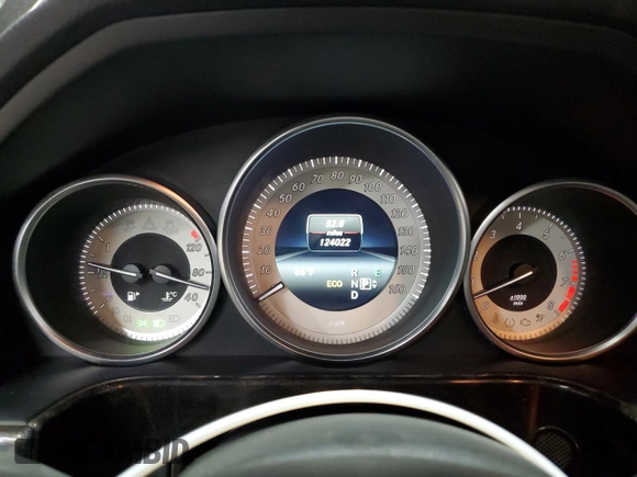 2014 Mercedes-Benz E 550 Sport with VIN WDDHF9BBXEA883116, listed as a Copart auction lot 50395055 with 124,022 mi miles and Clean Title. Bid and sale history available at DreamBid. Image 9.