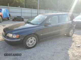 2004 Volvo V70 with VIN YV1SW61T942426583, listed as a Copart auction lot 68699624 with 153,895 mi miles and Salvage Title. Bid and sale history available at carsss.com. Image 1.