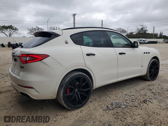 2017 Maserati Levante z VIN ZN661XUL0HX250697, wystawiony jako Copart lot #56871095 z przebiegiem 73 042 mil mil oraz Czysty tytuł • Clean title. Historia ofert i sprzedaży dostępna na DreamBid. Obrazek 3.