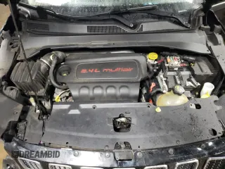 2018 Jeep Compass Latitude z VIN 3C4NJDBB9JT162108, wystawiony jako Copart lot #85360424 z przebiegiem 129 004 mil mil oraz Szkoda całkowita • Salvage title. Historia ofert i sprzedaży dostępna na DreamBid. Obrazek 11.