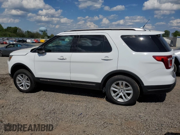 2018 Ford Explorer XLT z VIN 1FM5K8DH8JGB14704, wystawiony jako Copart lot #55526725 z przebiegiem 51 659 mil mil oraz Szkoda całkowita • Salvage title. Historia ofert i sprzedaży dostępna na DreamBid. Obrazek 2.