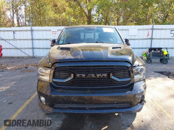 2018 Ram 1500 Sport z VIN 1C6RR7MT0JS174934, wystawiony jako IAAI lot #40564822 z przebiegiem 77 304 mil mil oraz . Historia ofert i sprzedaży dostępna na DreamBid. Obrazek 12.