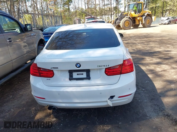 2014 BMW 3 Series 328i xDrive with VIN WBA3B3C55EJ979836, listed as a IAAI auction lot 41886624 with 140,684 mi miles. Bid and sale history available at carsss.com. Image 16.