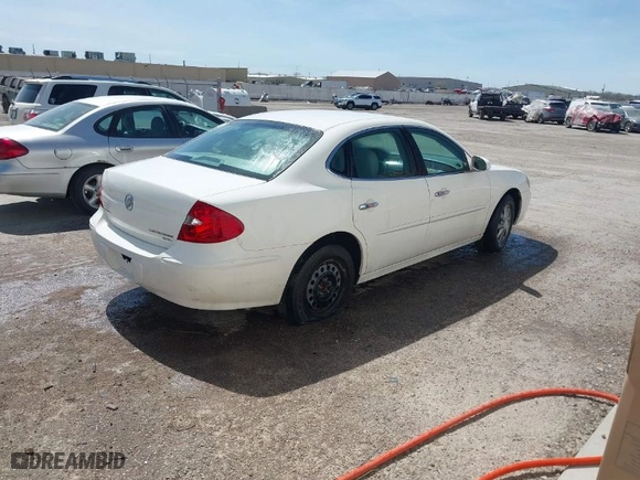 2007 Buick LaCrosse CXL with VIN 2G4WD552471240832, listed as a IAAI auction lot 41852831 with 225,397 mi miles. Bid and sale history available at carsss.com. Image 4.