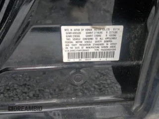 2015 Acura RLX Technology z VIN JH4KC1F54FC000422, wystawiony jako Copart lot #47426195 z przebiegiem 129 512 mil mil oraz Szkoda całkowita • Salvage title. Historia ofert i sprzedaży dostępna na DreamBid. Obrazek 14.
