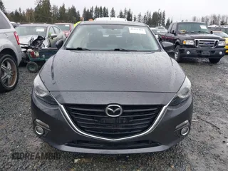 2016 Mazda 3 S Grand Touring z VIN JM1BM1N37G1351062, wystawiony jako IAAI lot #41573775 z przebiegiem 68 634 mil mil oraz . Historia ofert i sprzedaży dostępna na DreamBid. Obrazek 12.