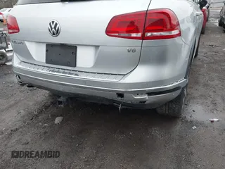 2017 Volkswagen Touareg Wolfsburg Edition с VIN WVGRF7BP3HD004486, выставлен на аукционе IAAI как лот 41759564 с пробегом 90 722 миль миль и . История ставок и продаж доступна на DreamBid. Изображение 6.