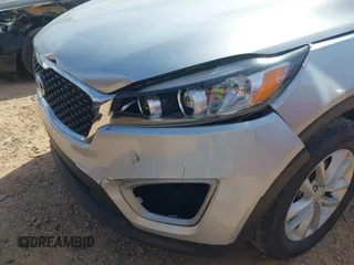 2018 Kia Sorento LX z VIN 5XYPG4A33JG417196, wystawiony jako IAAI lot #41816375 z przebiegiem 115 852 mil mil oraz . Historia ofert i sprzedaży dostępna na DreamBid. Obrazek 6.