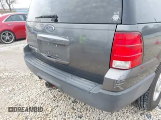 2004 Ford Expedition Special Service with VIN 1FMPU16L44LA06653, listed as a IAAI auction lot 41827182 with 125,996 mi miles. Bid and sale history available at carsss.com. Image 15.