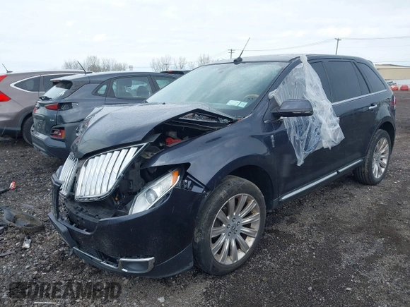2013 Lincoln MKX z VIN 2LMDJ8JKXDBL40306, wystawiony jako IAAI lot #42163230 z przebiegiem 148 248 mil mil oraz . Historia ofert i sprzedaży dostępna na DreamBid. Obrazek 17.