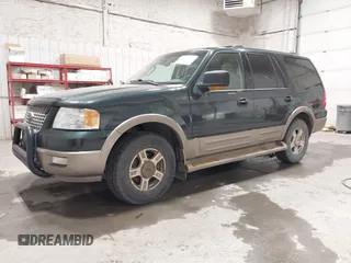 2004 Ford Expedition Eddie Bauer z VIN 1FMFU18L74LA59193, wystawiony jako IAAI lot #42415007 z przebiegiem 245 703 mil mil oraz . Historia ofert i sprzedaży dostępna na DreamBid. Obrazek 2.