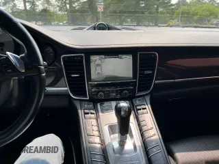 2011 Porsche Panamera S z VIN WP0AB2A79BL062682, wystawiony jako Copart lot #59931365 z przebiegiem 140 499 mil mil oraz Czysty tytuł • Clean title. Historia ofert i sprzedaży dostępna na DreamBid. Obrazek 8.