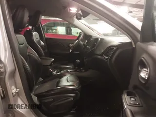 2019 Jeep Cherokee Latitude Plus with VIN 1C4PJMLX2KD427395, listed as a IAAI auction lot 41586532 with 84,033 mi miles and . Bid and sale history available at DreamBid. Image 5.