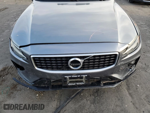 2019 Volvo S60 R-Design with VIN 7JR102FM8KG003945, listed as a Copart auction lot 81183193 with 42,874 mi miles. Bid and sale history available at carsss.com. Image 11.