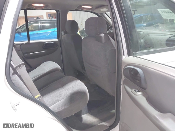 2004 Chevrolet TrailBlazer LS with VIN 1GNDT13S542348373, listed as a IAAI auction lot 41948483 with 226,375 mi miles. Bid and sale history available at carsss.com. Image 8.