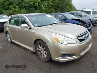 2010 Subaru Legacy Premium All-Weather Anniversary z VIN 4S3BMBG62A3239567, wystawiony jako IAAI lot #42515071 z przebiegiem 162 666 mil mil oraz . Historia ofert i sprzedaży dostępna na DreamBid. Obrazek 1.