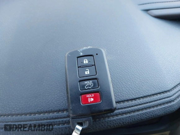2014 Toyota Highlander XLE z VIN 5TDKKRFH9ES034849, wystawiony jako IAAI lot #41792720 z przebiegiem 171 521 mil mil oraz . Historia ofert i sprzedaży dostępna na DreamBid. Obrazek 11.
