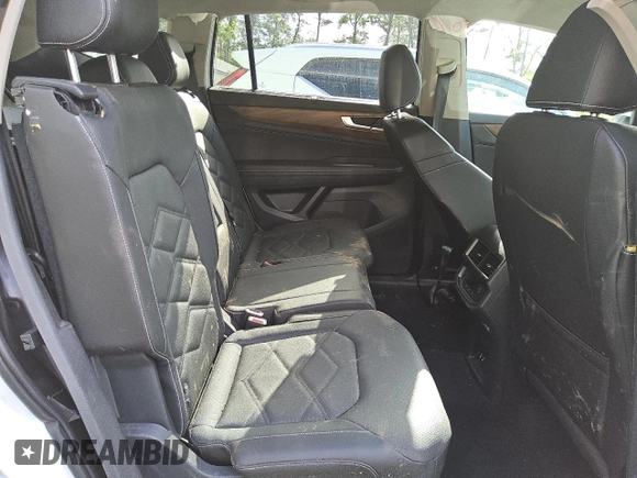 2025 Volkswagen Atlas SE with VIN 1V2HR2CA1SC555919, listed as a Copart auction lot 62876785 with 2,377 mi miles and Non repairable. Bid and sale history available at DreamBid. Image 12.