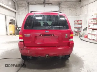 2006 Ford Escape Limited z VIN 1FMCU94186KB89062, wystawiony jako IAAI lot #42153068 z przebiegiem 203 221 mil mil oraz . Historia ofert i sprzedaży dostępna na DreamBid. Obrazek 16.