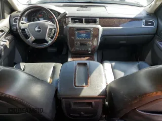 2010 GMC Sierra 1500 Denali z VIN 3GTRKXE20AG280035, wystawiony jako Copart lot #51327485 z przebiegiem 290 600 mil mil oraz Szkoda całkowita • Salvage title. Historia ofert i sprzedaży dostępna na DreamBid. Obrazek 8.