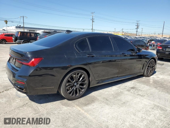 2022 BMW 7 Series 740i with VIN WBA7T2C00NCK41427, listed as a Copart auction lot 65962033 with 17,842 mi miles. Bid and sale history available at carsss.com. Image 3.
