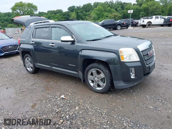 2013 GMC Terrain SLT z VIN 2GKFLXE34D6357969, wystawiony jako IAAI lot #42628061 z przebiegiem 171 704 mil mil oraz . Historia ofert i sprzedaży dostępna na DreamBid. Obrazek 1.