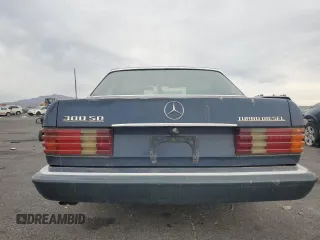 1982 Mercedes-Benz 300 with VIN WDBCB20AXCB019061, listed as a Copart auction lot 50414405 with 193,489 mi miles and Clean Title. Bid and sale history available at carsss.com. Image 6.