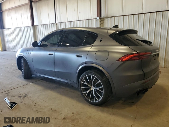 2023 Maserati Grecale Modena z VIN ZN682AVM3P7440115, wystawiony jako Copart lot #54240145 z przebiegiem Nie podano mil oraz Szkoda całkowita • Salvage title. Historia ofert i sprzedaży dostępna na DreamBid. Obrazek 2.
