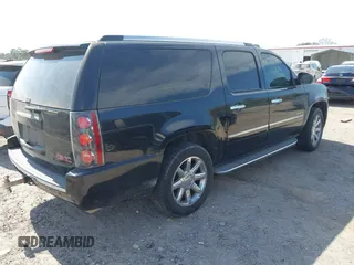2011 GMC Yukon XL Denali with VIN 1GKS1MEF1BR102890, listed as a IAAI auction lot 41589064 with 264,322 mi miles. Bid and sale history available at carsss.com. Image 4.