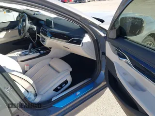 2022 BMW 7 Series 740i with VIN WBA7T2C06NCK24468, listed as a IAAI auction lot 41482722 with 1 mi miles. Bid and sale history available at carsss.com. Image 5.