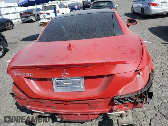 2014 Mercedes-Benz SLK 250 z VIN WDDPK4HA2EF088590, wystawiony jako Copart lot #75963374 z przebiegiem 82 299 mil mil oraz Szkoda całkowita • Salvage title. Historia ofert i sprzedaży dostępna na DreamBid. Obrazek 10.