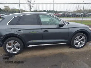 2023 Audi Q5 S line Premium Plus z VIN WA1EAAFY1P2044460, wystawiony jako IAAI lot #42003132 z przebiegiem 28 434 mil mil oraz . Historia ofert i sprzedaży dostępna na DreamBid. Obrazek 13.