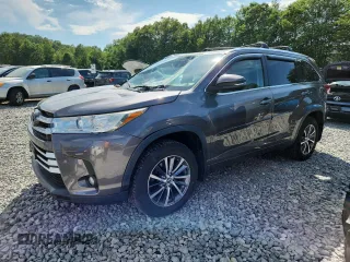 2017 Toyota Highlander XLE with VIN 5TDJZRFH7HS468912, listed as a Copart auction lot 62821955 with 79,331 mi miles and Salvage title. Bid and sale history available at DreamBid. Image 1.