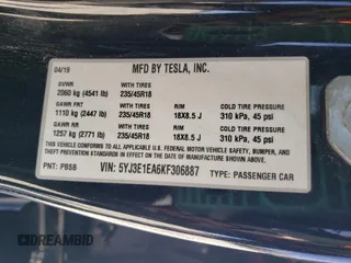 2019 Tesla Model 3 Mid Range z VIN 5YJ3E1EA6KF306887, wystawiony jako Copart lot #52401625 z przebiegiem 105 948 mil mil oraz Szkody całkowita. Historia ofert i sprzedaży dostępna na DreamBid. Obrazek 13.