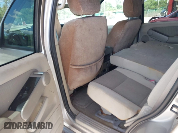 2006 Ford Explorer XLT z VIN 1FMEU73E76UB17775, wystawiony jako IAAI lot #42257304 z przebiegiem Nie podano mil oraz . Historia ofert i sprzedaży dostępna na DreamBid. Obrazek 8.