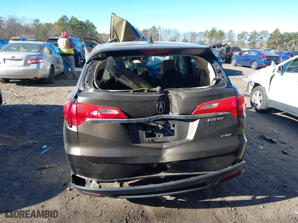 2014 Acura RDX Tech Pkg with VIN 5J8TB4H58EL021376, listed as a IAAI auction lot 41304197 with 189,378 mi miles. Bid and sale history available at carsss.com. Image 15.