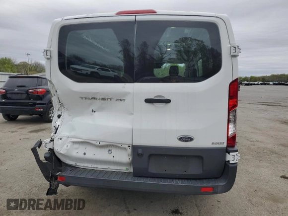 2017 Ford Transit z VIN 1FTYR1YM8HKA78211, wystawiony jako Copart lot #53779825 z przebiegiem 16 834 mil mil oraz Szkoda całkowita • Salvage title. Historia ofert i sprzedaży dostępna na DreamBid. Obrazek 6.