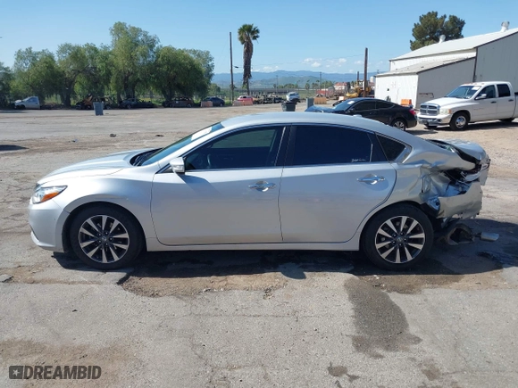2017 Nissan Altima 2.5 SR with VIN 1N4AL3AP5HC213504, listed as a IAAI auction lot 41944535 with 71,159 mi miles. Bid and sale history available at carsss.com. Image 14.