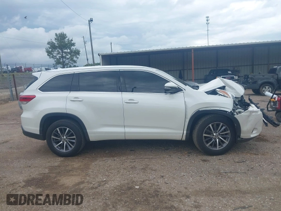 2017 Toyota Highlander XLE with VIN 5TDKZRFH2HS517308, listed as a IAAI auction lot 42170331 with 149,176 mi miles and . Bid and sale history available at DreamBid. Image 13.