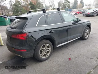 2019 Audi Q5 Premium with VIN WA1ANAFY5K2039094, listed as a IAAI auction lot 41333509 with 45,956 mi miles. Bid and sale history available at carsss.com. Image 4.