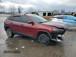 2019 Jeep Cherokee Latitude Plus z VIN 1C4PJLLB9KD454527, wystawiony jako Copart lot #50931235 z przebiegiem 108 543 mil mil oraz Szkoda całkowita • Salvage title. Historia ofert i sprzedaży dostępna na DreamBid. Obrazek 4.