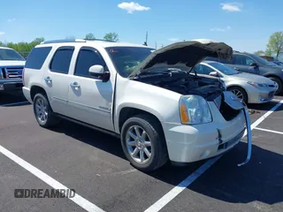 2013 GMC Yukon Denali z VIN 1GKS1EEF7DR211962, wystawiony jako IAAI lot #41973284 z przebiegiem 202 802 mil mil oraz . Historia ofert i sprzedaży dostępna na DreamBid. Obrazek 1.