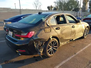 2019 BMW 3 Series 330i с VIN WBA5R1C52KAJ98373, выставлен на аукционе IAAI как лот 41555608 с пробегом 61 676 миль миль и . История ставок и продаж доступна на DreamBid. Изображение 4.