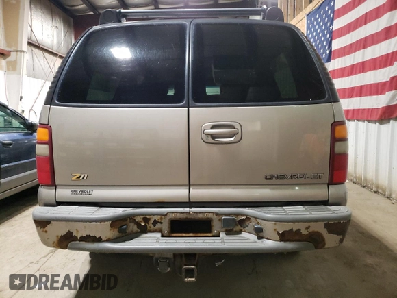 2002 Chevrolet Suburban Z71 с VIN 3GNFK16ZX2G272867, выставлен на аукционе Copart как лот 55130875 с пробегом 199 084 миль миль и Списание • Salvage title. История ставок и продаж доступна на DreamBid. Изображение 6.