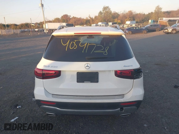 2021 Mercedes-Benz GLB 250 z VIN W1N4M4HB0MW137048, wystawiony jako IAAI lot #40541728 z przebiegiem 36 317 mil mil oraz . Historia ofert i sprzedaży dostępna na DreamBid. Obrazek 17.