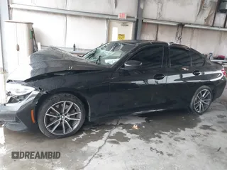 2020 BMW 3 Series 330i xDrive with VIN 3MW5R7J0XL8B23542, listed as a IAAI auction lot 40267310 with 1 mi miles. Bid and sale history available at carsss.com. Image 13.
