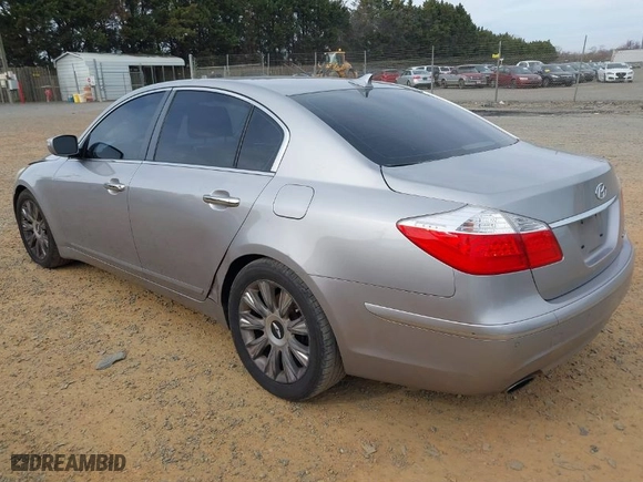 2009 Hyundai Genesis with VIN KMHGC46EX9U054715, listed as a IAAI auction lot 41843243 with 278,521 mi miles. Bid and sale history available at carsss.com. Image 3.