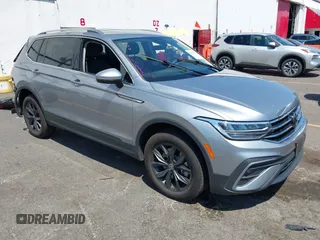 2024 Volkswagen Tiguan SE with VIN 3VV2B7AX6RM149564, listed as a IAAI auction lot 42686972 with 20,350 mi miles and . Bid and sale history available at DreamBid. Image 1.