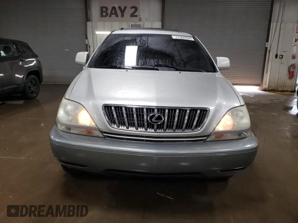 2002 Lexus RX 300 with VIN JTJHF10U420257656, listed as a Copart auction lot 77588804 with 263,582 mi miles and Salvage Title. Bid and sale history available at carsss.com. Image 5.